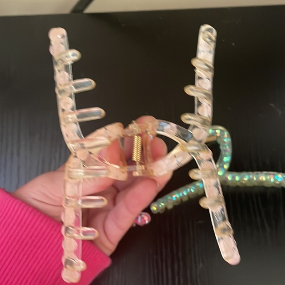 •𝙷𝙰𝙸𝚁 𝙲𝙻𝙰𝚆 𝙲𝙻𝙸𝙿𝚂 - Picture 5 of 7